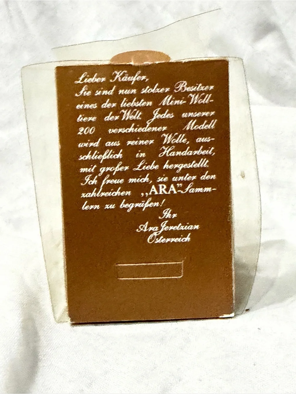 Ara Brown & Cream Miniature Display Box